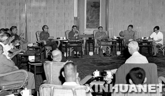 1977年邓小平决策恢复高考时期的老照片（图）